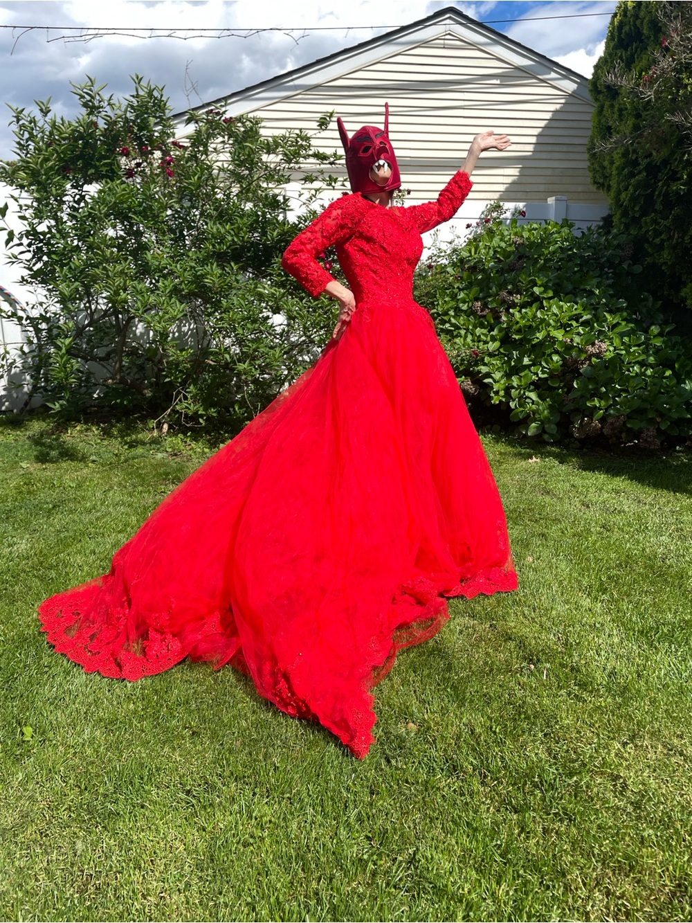 ❤️‍🔥 Red Alt Wedding Dress w Train, Tulle, Lace, Sequins. Day of the Dead, Devil